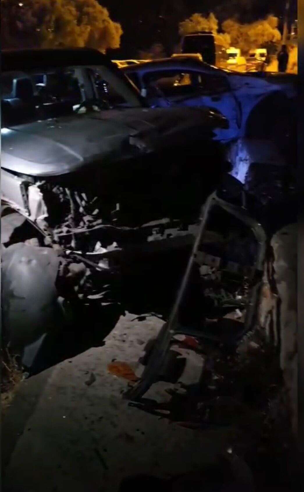 Bodrum’da Zincirleme Trafik Kazası: 4 Otomobil ve Motosiklet Hurdaya Döndü, Yaralı Var 6